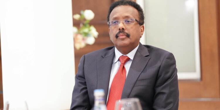 Farmaajo oo kasoo hadlay barakicinta Shacabka Xaafada Siinaay.