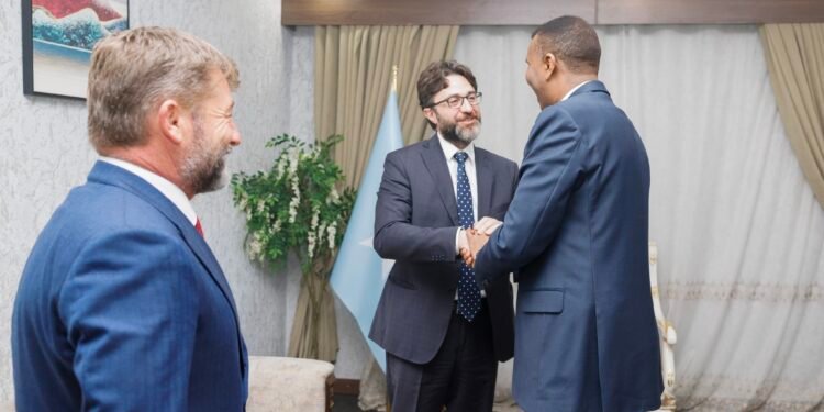 Shirkadda Favori oo laga hadlay Horumarinta Garoonka Diyaaradaha Aadan Cadde.