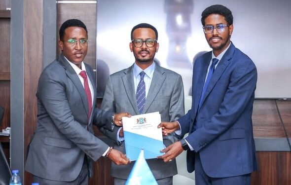 Golfyare oo lagu wareejiay Xilka Agaasimaha Warfaafinta Madaxtooyada