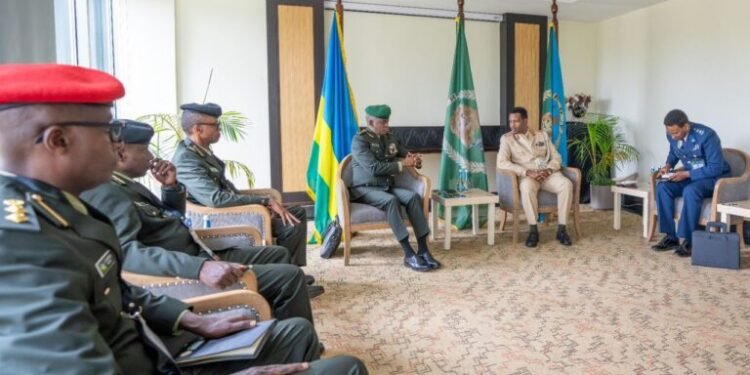 Maxey ka wada hadleen Taliyeyaasha Ciidanka dhulka ee Soomaaliya iyo Rwanda?