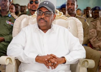 Madaxweyne Deni “Puntland ma fiirsan doonto firaaqa Sharci ee Soomaaliya”