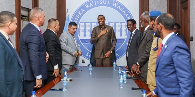 Raisul Wasaaraha oo qaabilay Wafdi ka socda dowladda Ciraaq.