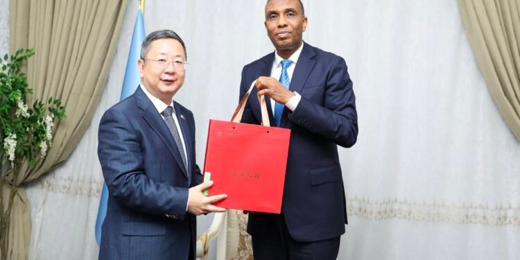 Raiisul Wasaare Xamsa oo qaabilay safiirka Shiinaha ee Soomaaliya