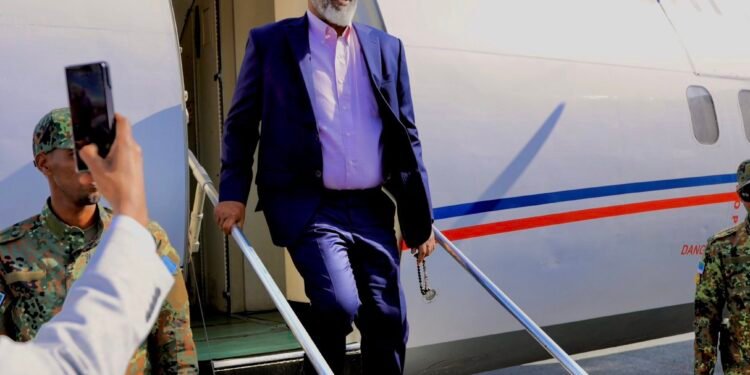 Sidee Muqdisho loogu soo dhaweeyay Madaxweyne Axmed Madoobe?