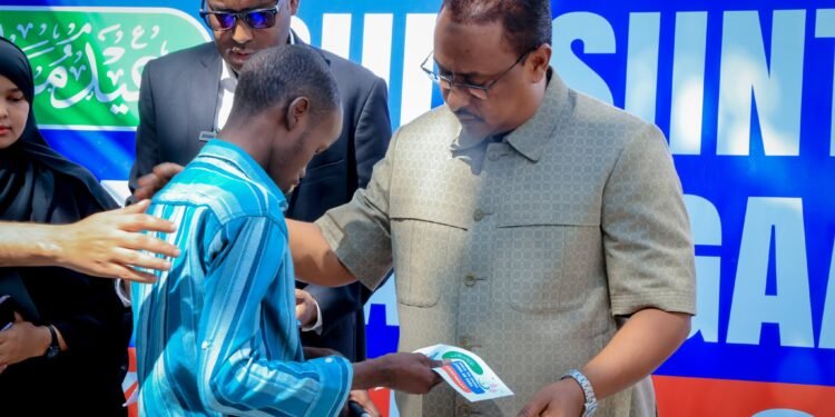 Gudoomiye Muungaab oo Ciidsiiyay dadka baahiyaha gaarka ah qaba ee kunool Caasimada