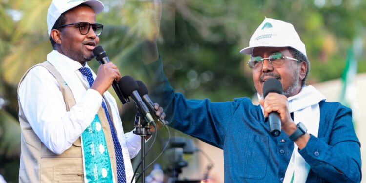 Odawaa iyo Xasan Sheekh oo kula tagay Siyaasadda