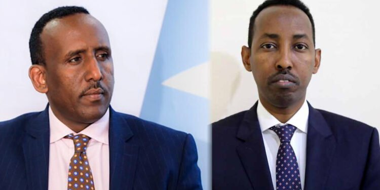 Mustaf Dhuxuloow oo Xilkii laga qaaday iyo Xuseen Iidoow oo la magacaabay.