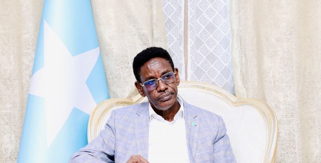 Wasiir Fartaag oo qaabilay saraakiil ka socoto Safaaradda dowladda Switzerland