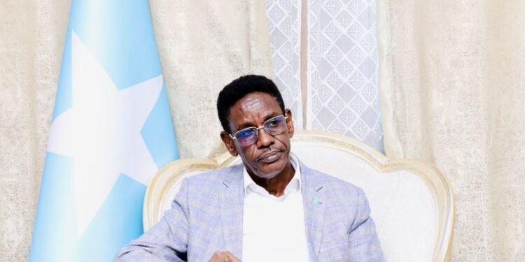 Wasiir Fartaag oo qaabilay saraakiil ka socoto Safaaradda dowladda Switzerland