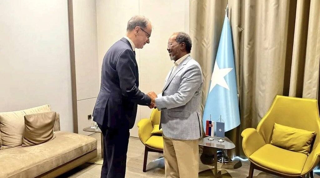 Maxey ka wada hadleen Soomaaliya iyo Serbia?