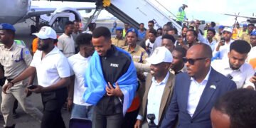 Garsoore Cumar Cartan oo si weyn loogu soo dhaweeyay Muqdisho