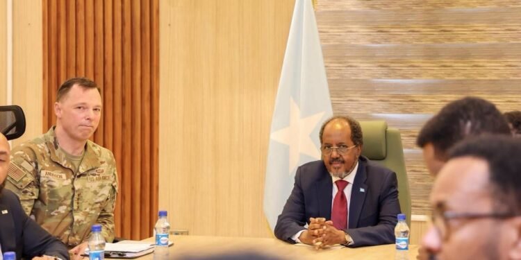 Madaxweyne Xasan Sheekh iyo Taliska Africom maxey ka wada hadleen?